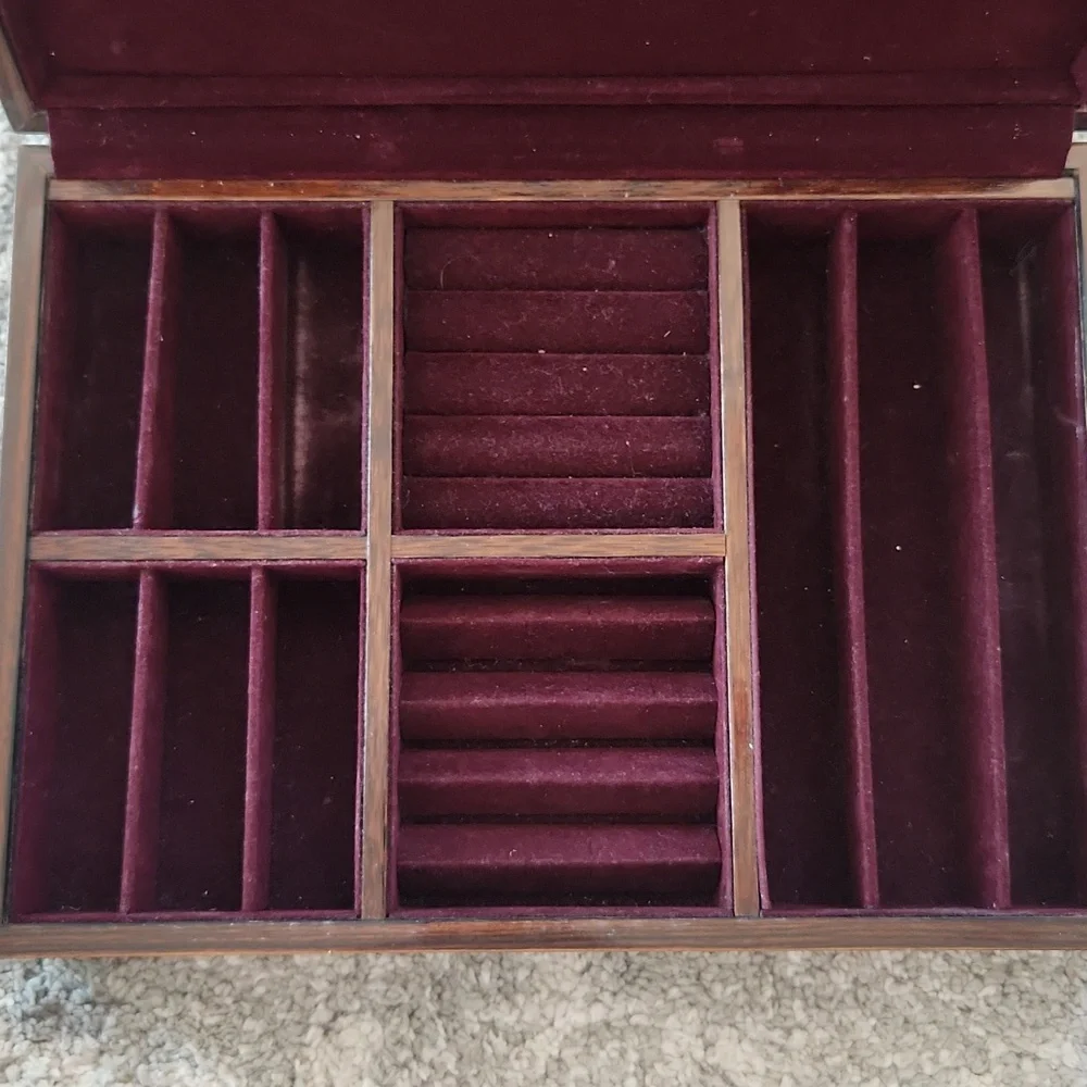 London Leather‎ Wooden Jewelry Box with Floral Inlay